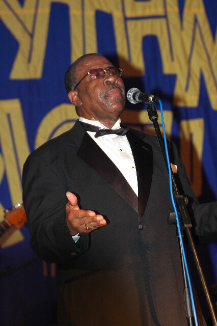 min 2005 11 27 riot 542